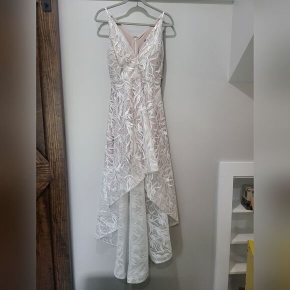 XSCAPE STEVIE V-NECK Women's  Sleeveless Lace High-Low Dress white size 4 NWT. - Picture 4 of 7